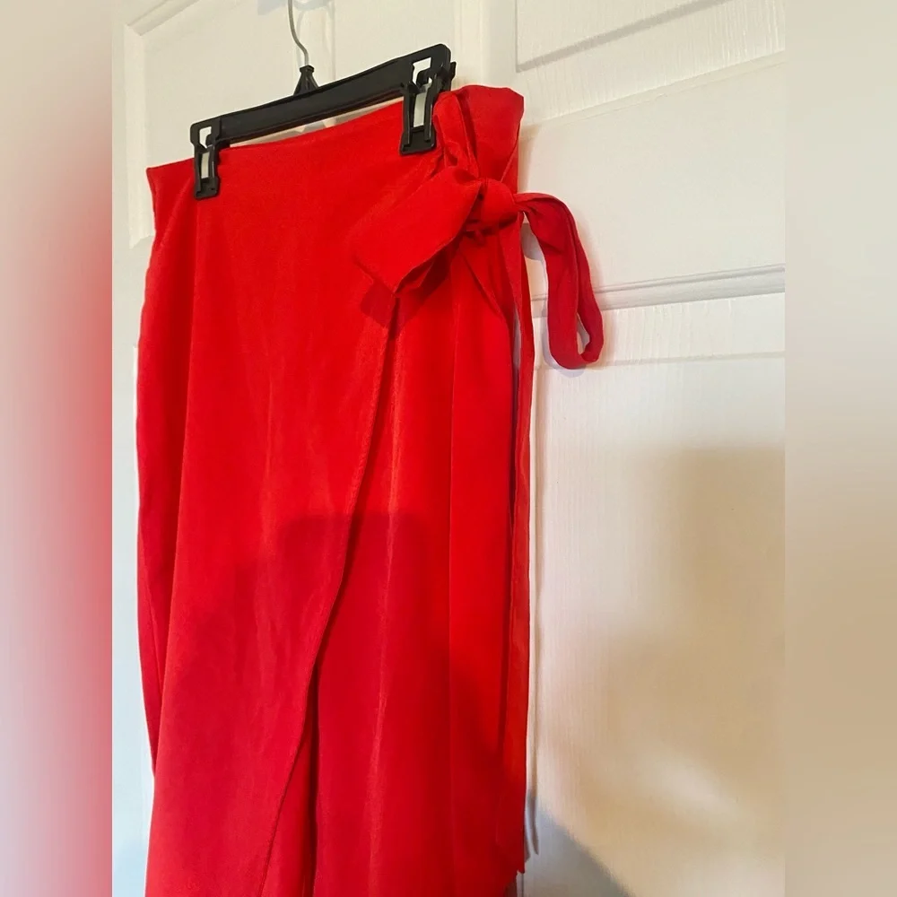 Bebe Red Wrap Waist Cullote Pants size 6 - Picture 3 of 6